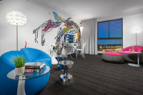 Studio Allston Hotel image 34